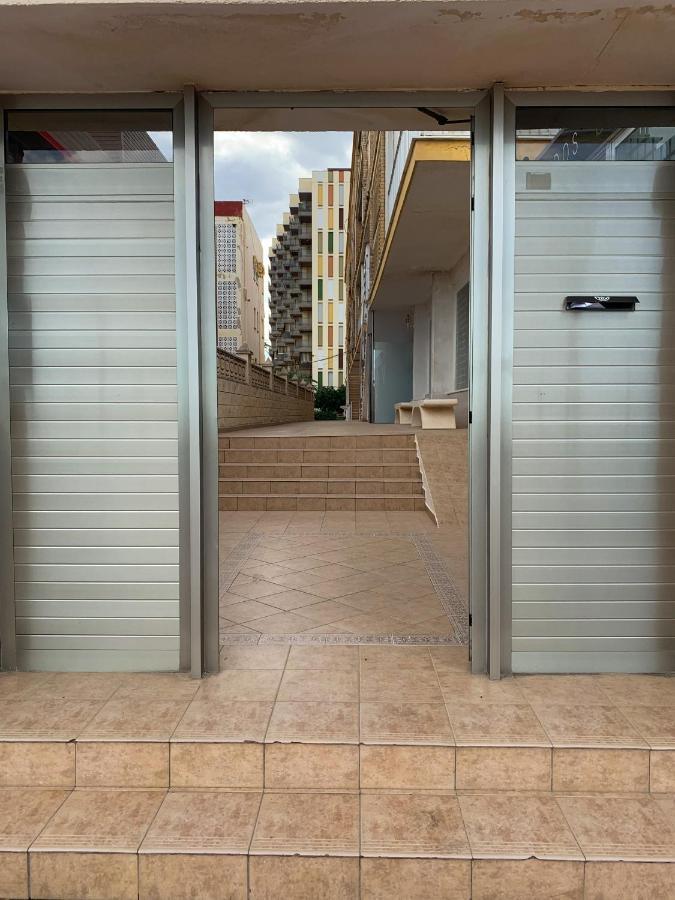 Apartamento Beatrix, primera línea, con aparcamiento Apartamento Gandía Exterior foto